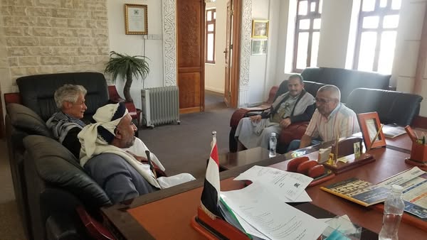 زيارة رجلين من رواد العلم والثقافة في اليمن لمبنى الهيئة - صورة إضافية 1